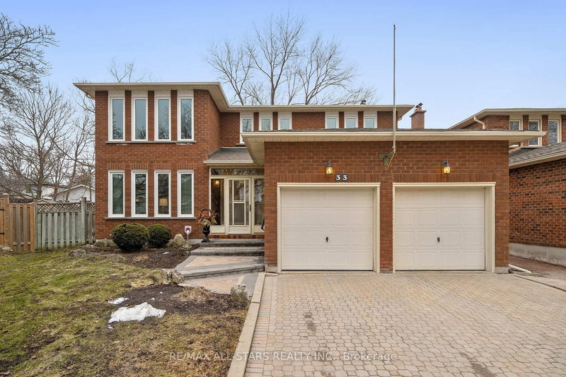 33 Carpenter Crt, Markham, L3P 6W3 | Image 2