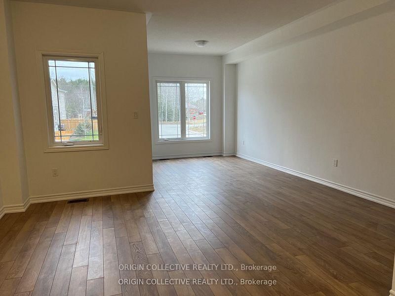 34 Milson Crescent, Unit Lower - Photo 8