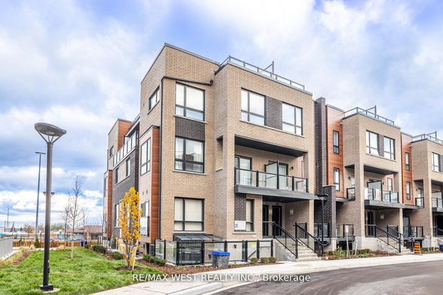 28 - 20 Lytham Green Circle