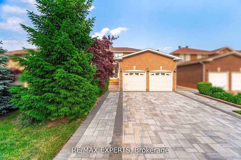 21 Williamsburg Lane, Vaughan, L4L 5C8 | Image 2