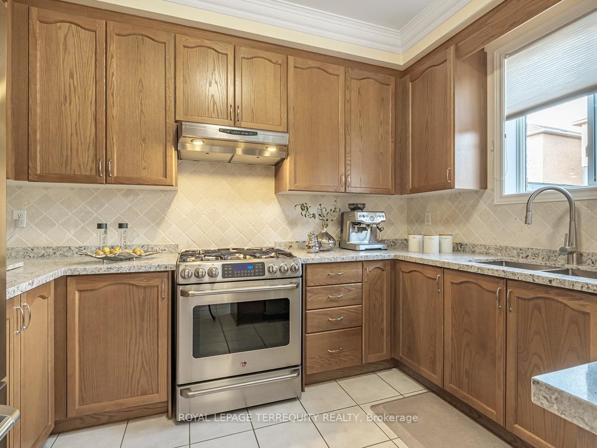 Detached House sold at 11 Avocet Drive, Vaughan, Ontario, L4H 2K9 - Vellore Village - MLS: N12872782