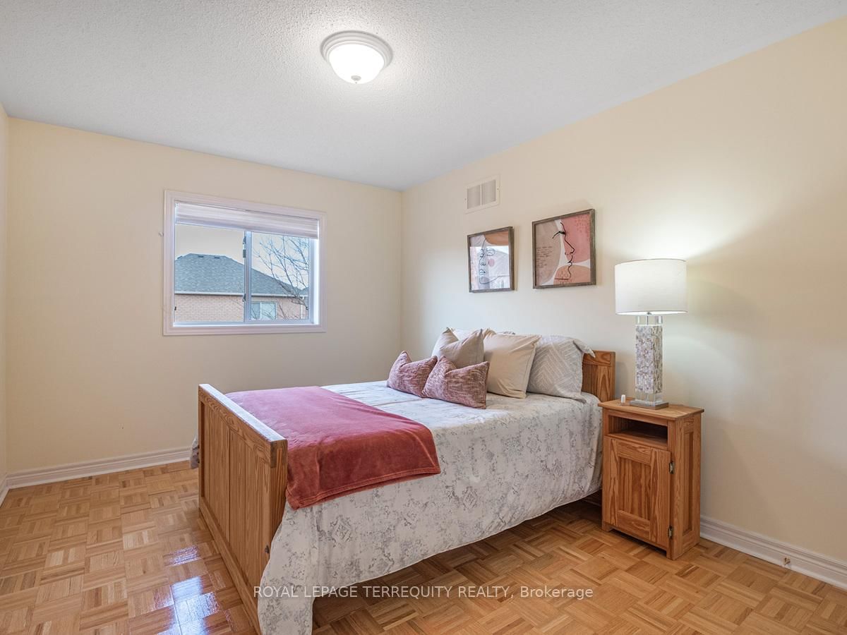 Detached House sold at 11 Avocet Drive, Vaughan, Ontario, L4H 2K9 - Vellore Village - MLS: N12872782