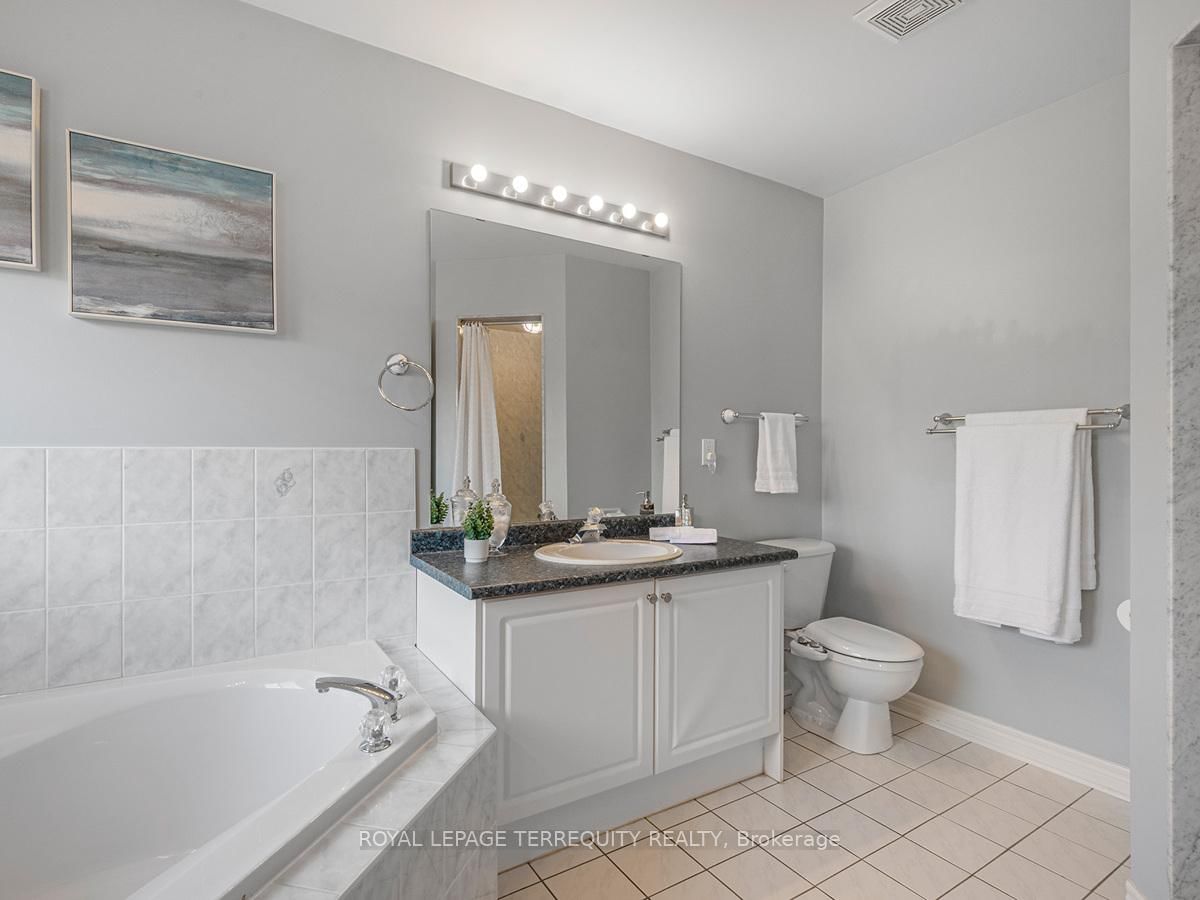 Detached House sold at 11 Avocet Drive, Vaughan, Ontario, L4H 2K9 - Vellore Village - MLS: N12872782