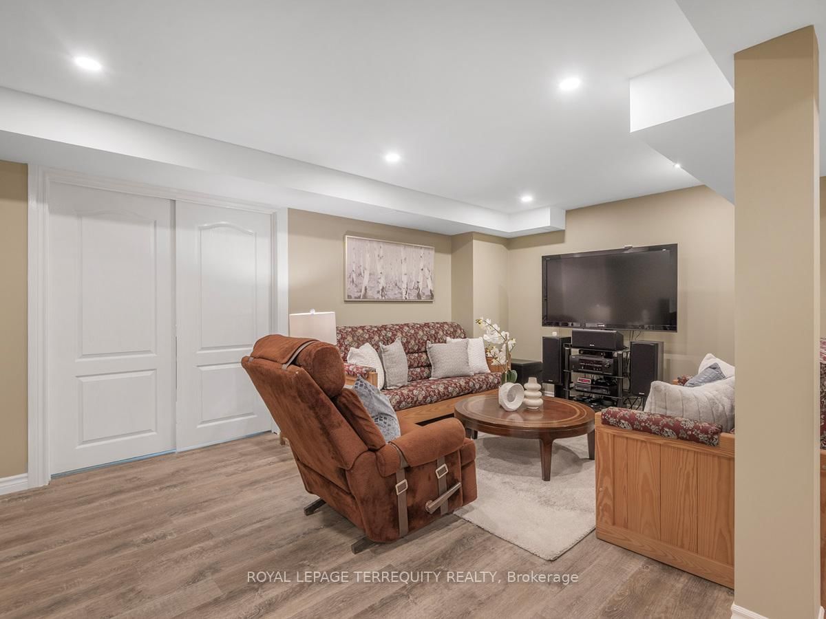 Detached House sold at 11 Avocet Drive, Vaughan, Ontario, L4H 2K9 - Vellore Village - MLS: N12872782