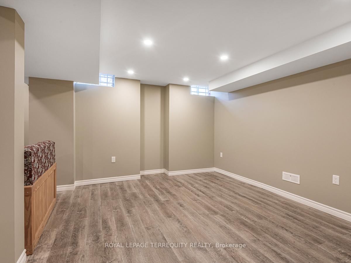 Detached House sold at 11 Avocet Drive, Vaughan, Ontario, L4H 2K9 - Vellore Village - MLS: N12872782