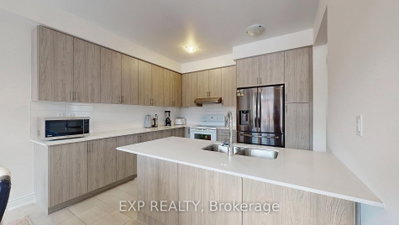 19 Meadow Vista Crescent • East Gwillimbury, ON photo 7