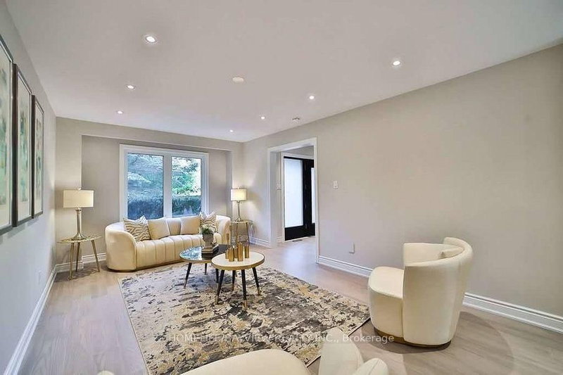 6 Mcclenny Dr, Aurora, L4G 5P9 | Image 3