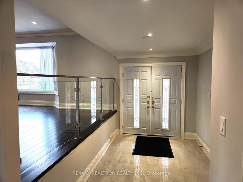 207 Bayview Fairways Dr, Markham, L3T 2Z1 | Image 2
