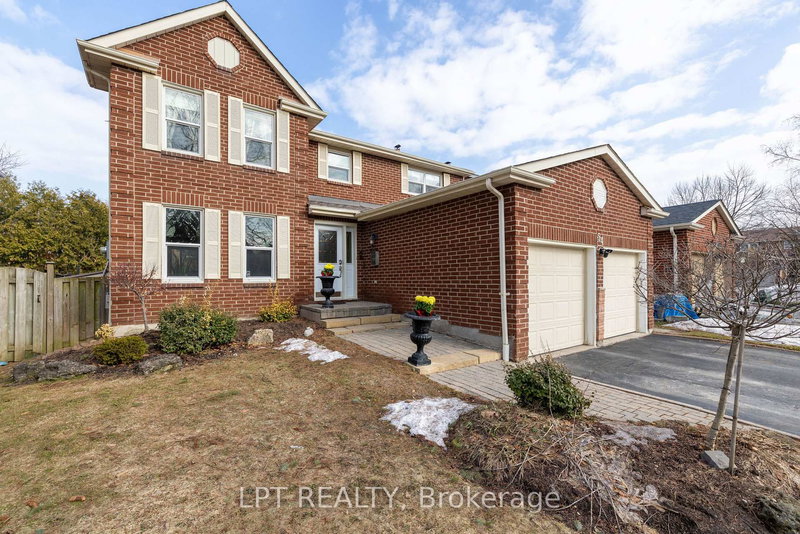 54 Meyer Circ, Markham, L3P 4C4 | Image 2