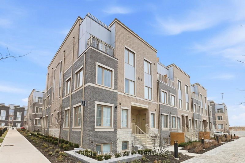 TH #210 - 131 Honeycrisp Cres, Vaughan, L4K 0N7 | Image 2