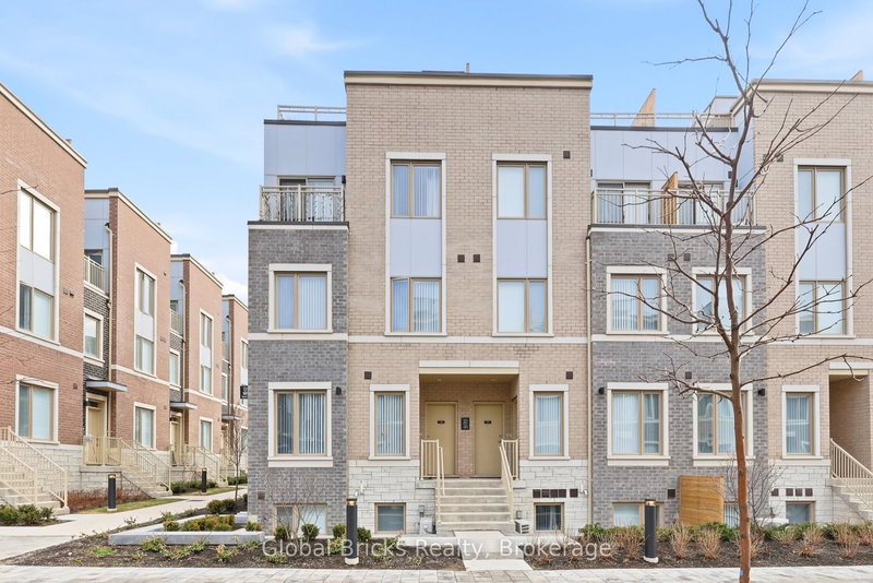 TH #210 - 131 Honeycrisp Cres, Vaughan, L4K 0N7 | Image 3