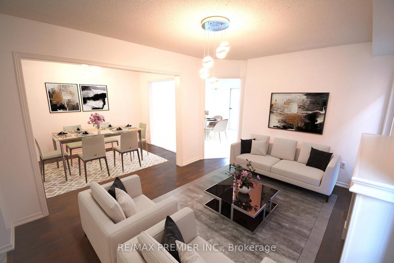 126 Pinedale Gate, Vaughan, L4L 8X3 | Image 2