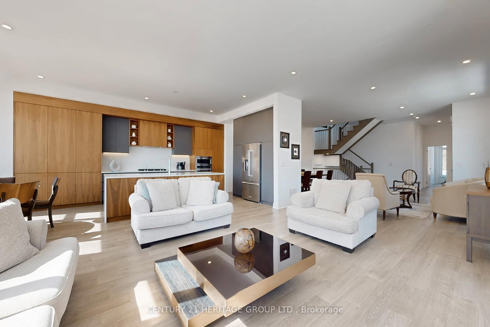 Detached House for sale at 251 Oxford Street, Richmond Hill, Ontario, L4C 7V7 - Mill Pond - MLS: N12875444