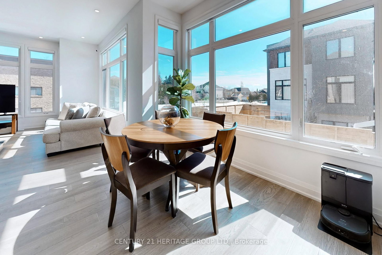 Detached House for sale at 251 Oxford Street, Richmond Hill, Ontario, L4C 7V7 - Mill Pond - MLS: N12875444