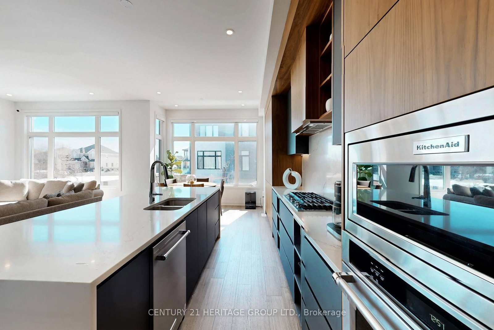 Detached House for sale at 251 Oxford Street, Richmond Hill, Ontario, L4C 7V7 - Mill Pond - MLS: N12875444