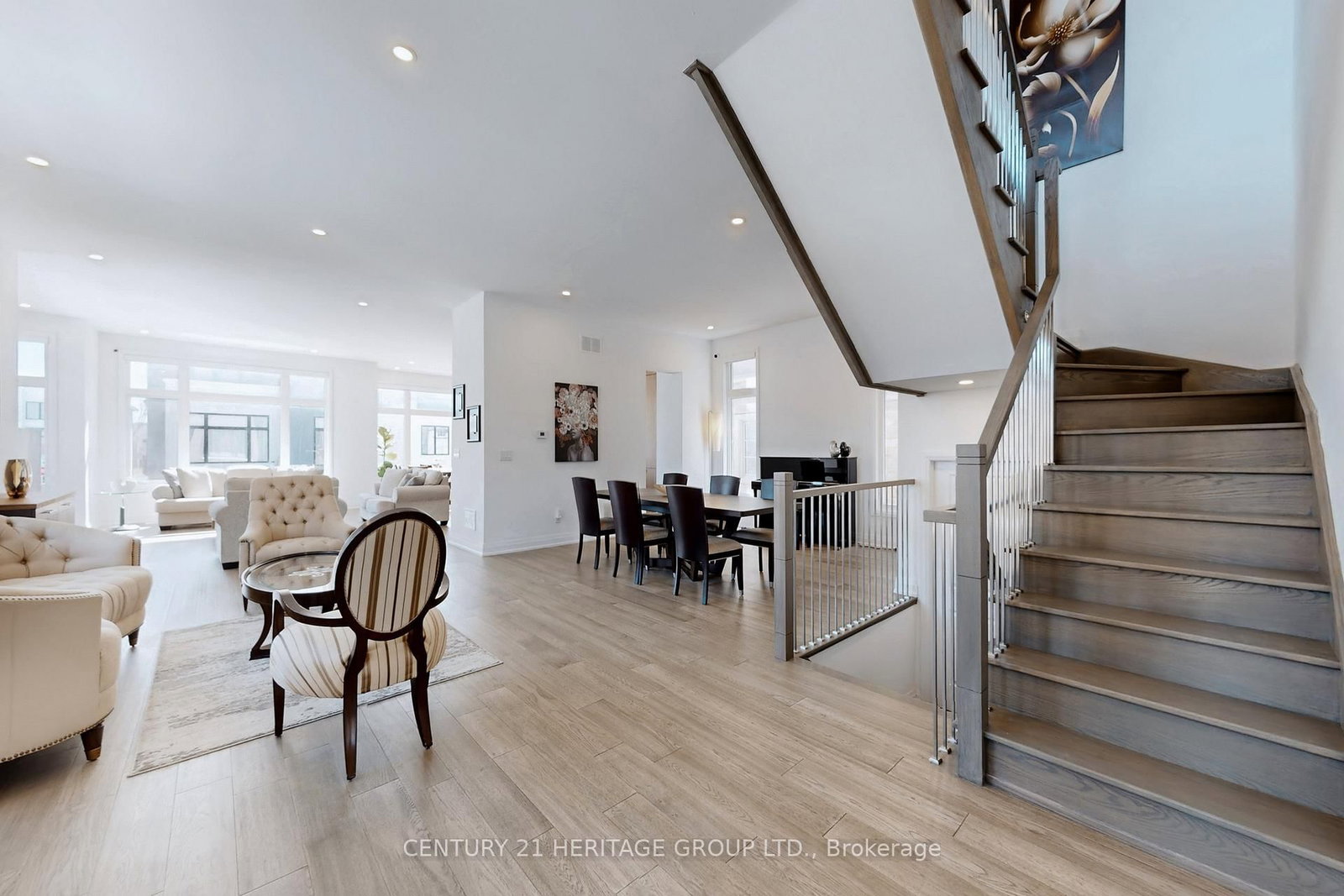 Detached House for sale at 251 Oxford Street, Richmond Hill, Ontario, L4C 7V7 - Mill Pond - MLS: N12875444