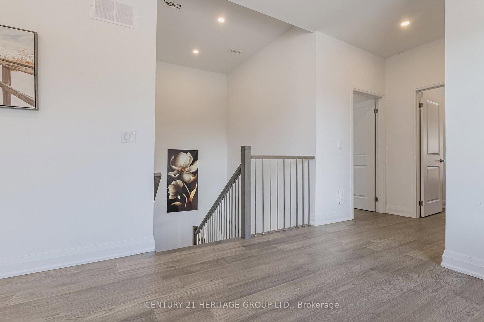 Detached House for sale at 251 Oxford Street, Richmond Hill, Ontario, L4C 7V7 - Mill Pond - MLS: N12875444