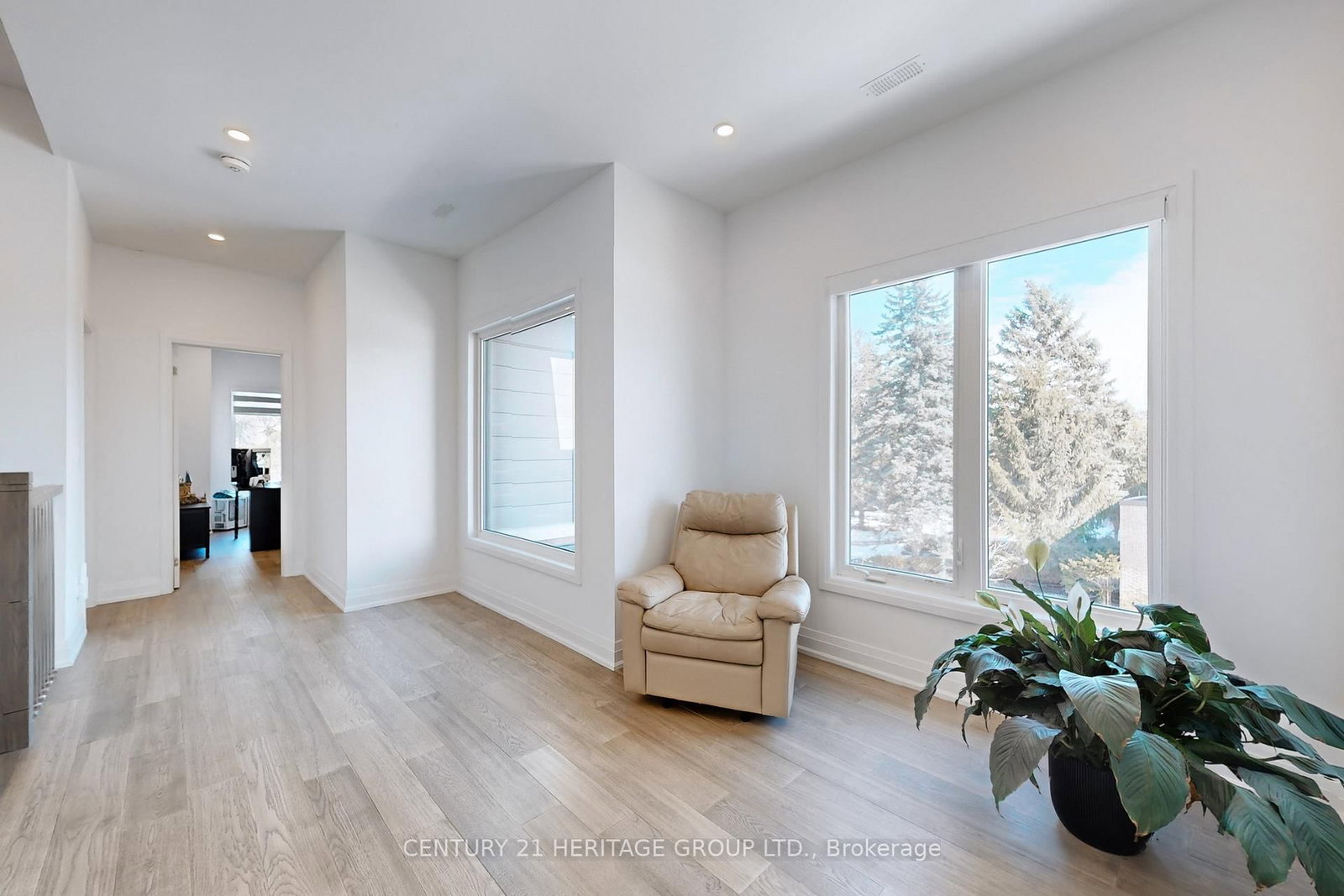 Detached House for sale at 251 Oxford Street, Richmond Hill, Ontario, L4C 7V7 - Mill Pond - MLS: N12875444