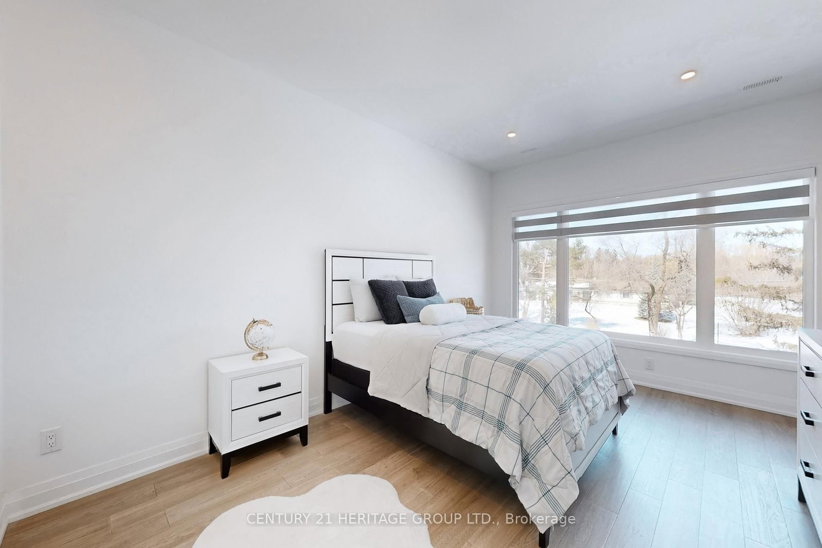 Detached House for sale at 251 Oxford Street, Richmond Hill, Ontario, L4C 7V7 - Mill Pond - MLS: N12875444