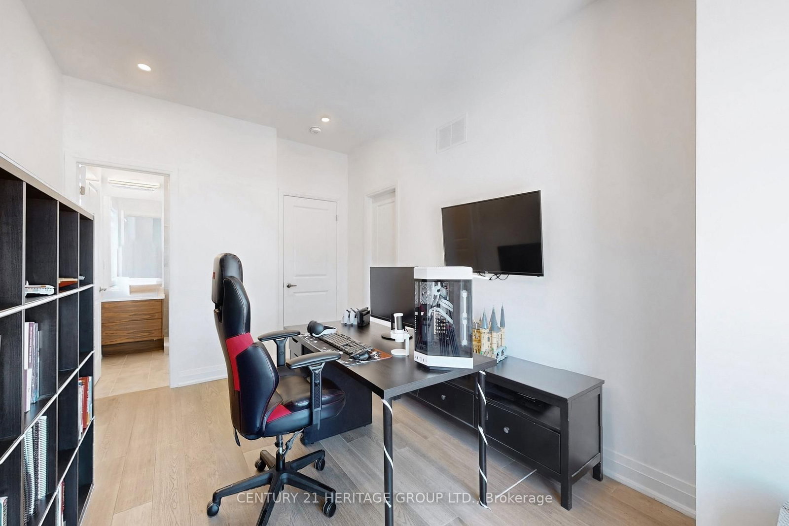 Detached House for sale at 251 Oxford Street, Richmond Hill, Ontario, L4C 7V7 - Mill Pond - MLS: N12875444