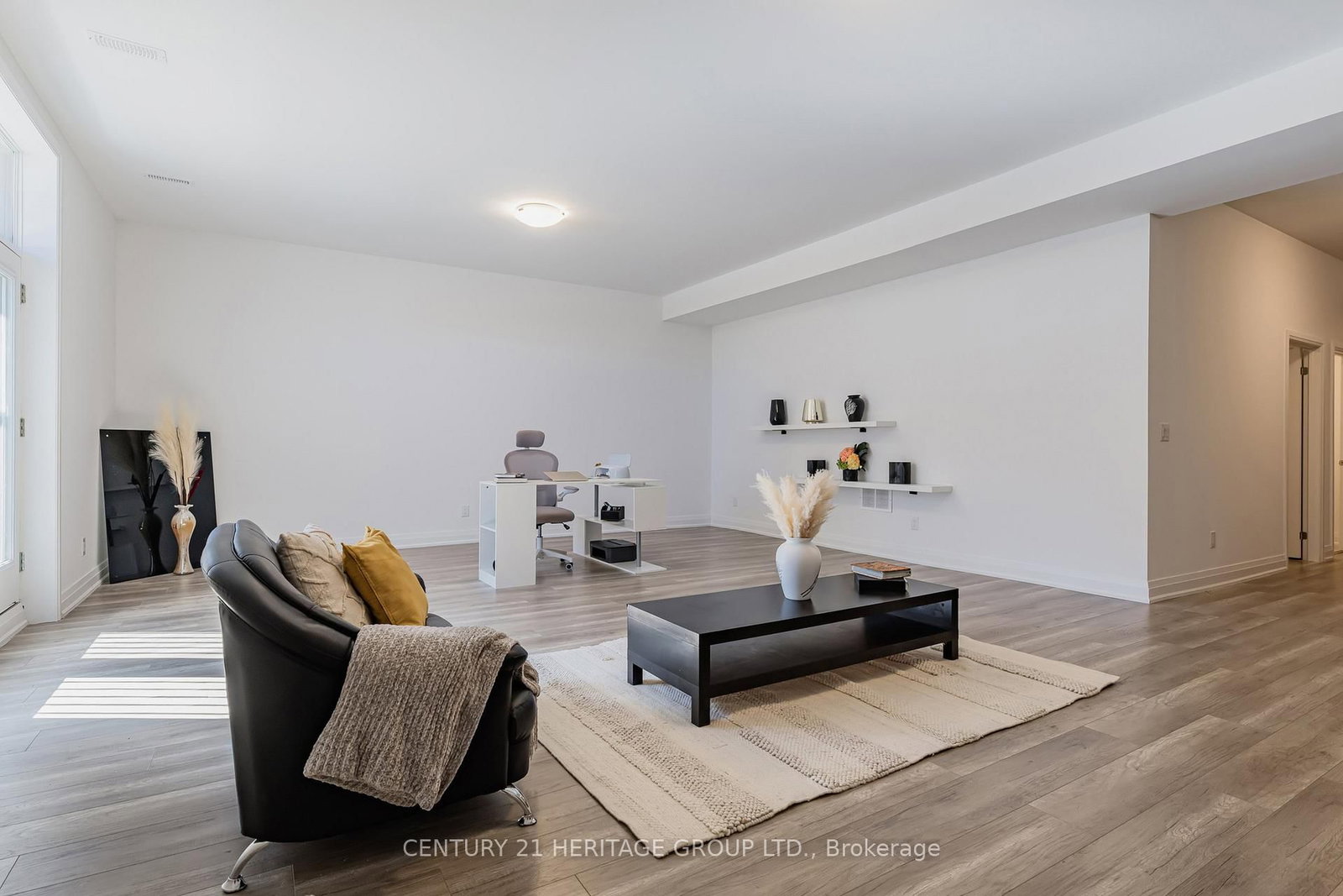 Detached House for sale at 251 Oxford Street, Richmond Hill, Ontario, L4C 7V7 - Mill Pond - MLS: N12875444