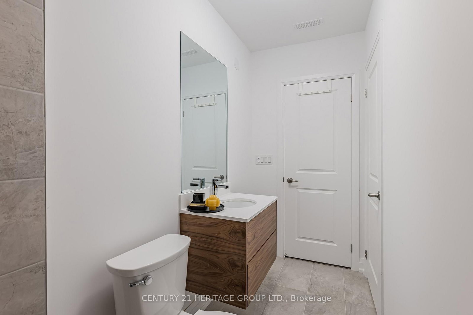 Detached House for sale at 251 Oxford Street, Richmond Hill, Ontario, L4C 7V7 - Mill Pond - MLS: N12875444