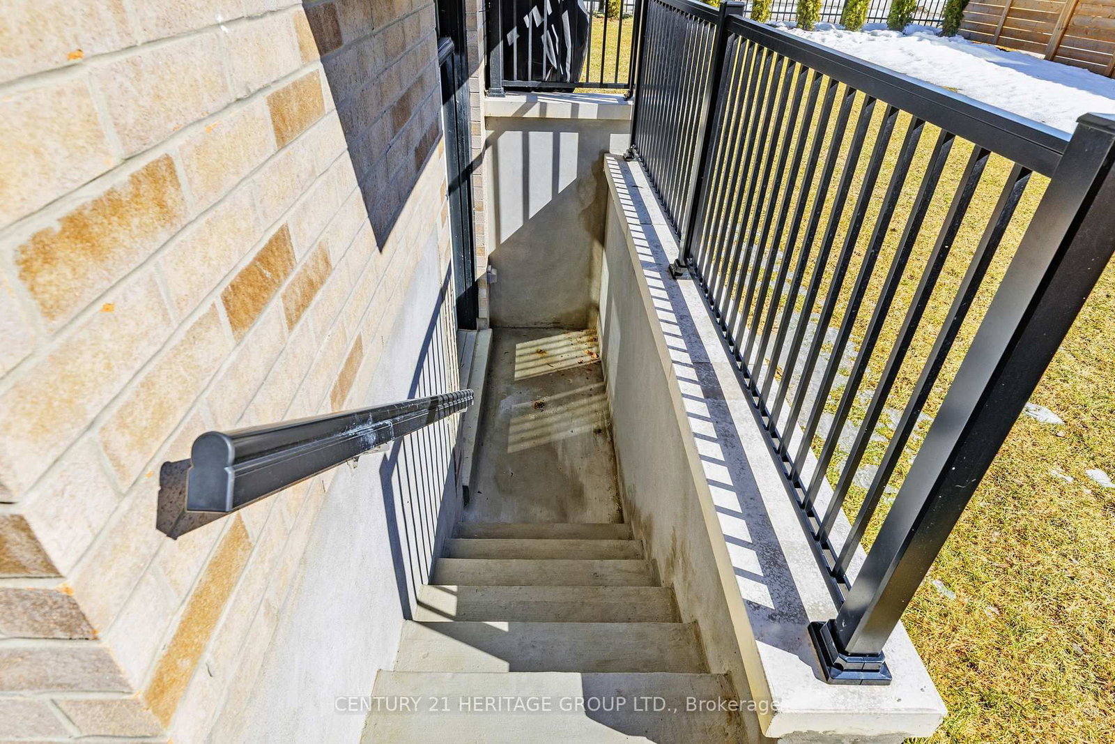 Detached House for sale at 251 Oxford Street, Richmond Hill, Ontario, L4C 7V7 - Mill Pond - MLS: N12875444