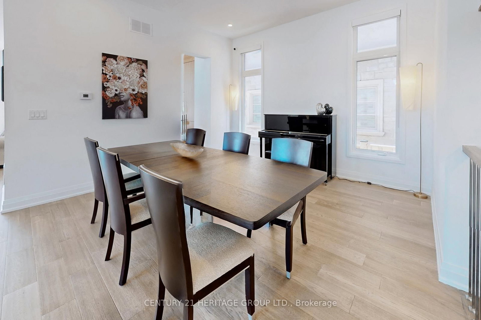 Detached House for sale at 251 Oxford Street, Richmond Hill, Ontario, L4C 7V7 - Mill Pond - MLS: N12875444