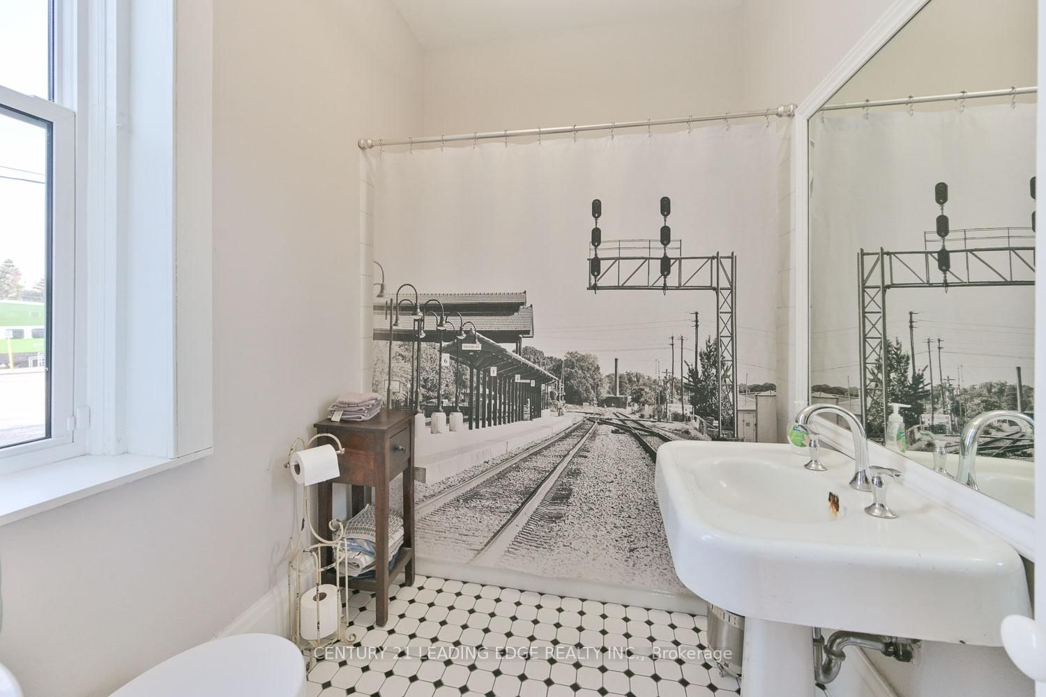 202 Main Street N - Photo 18