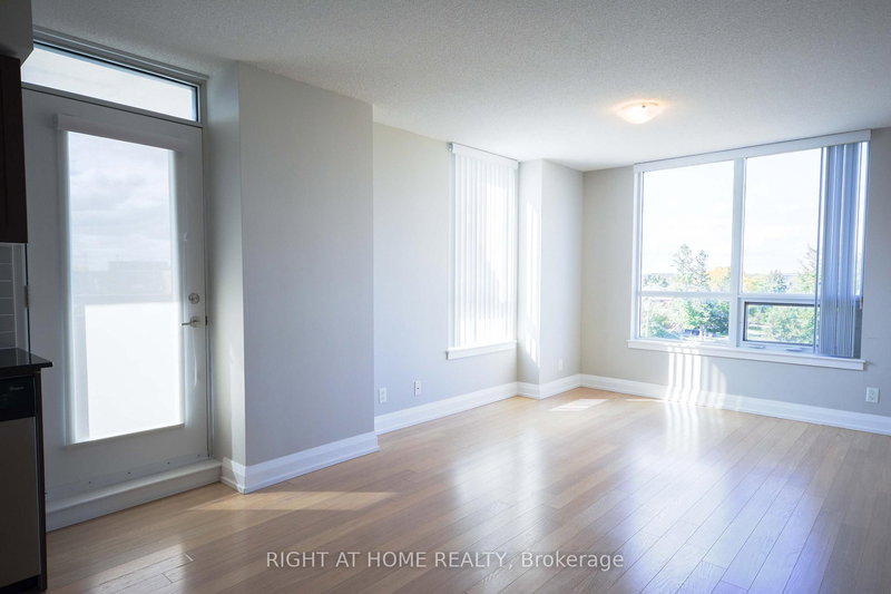 621 - 370 Highway 7 E, Richmond Hill, L4B 0C4 | Image 2