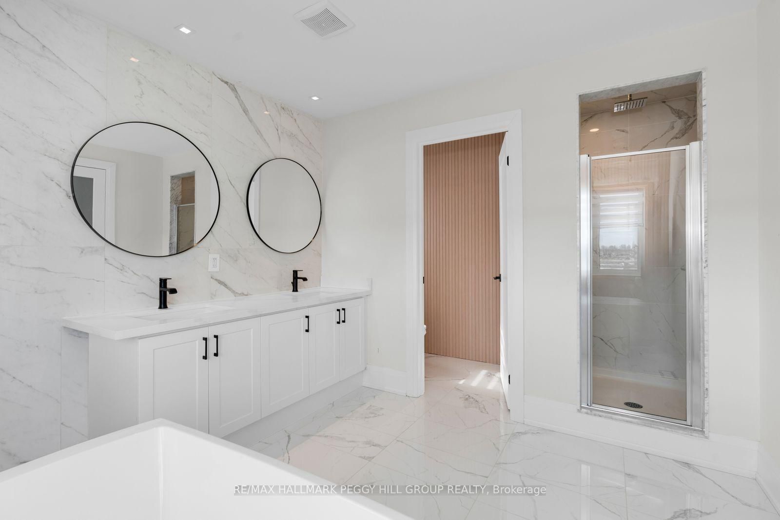 Detached House for sale at 61 Strathgreen Lane, Georgina, Ontario, L4P 0J3 - Keswick South - MLS: N12876602