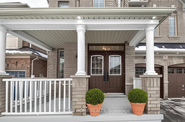 90 Maplebank Crescent