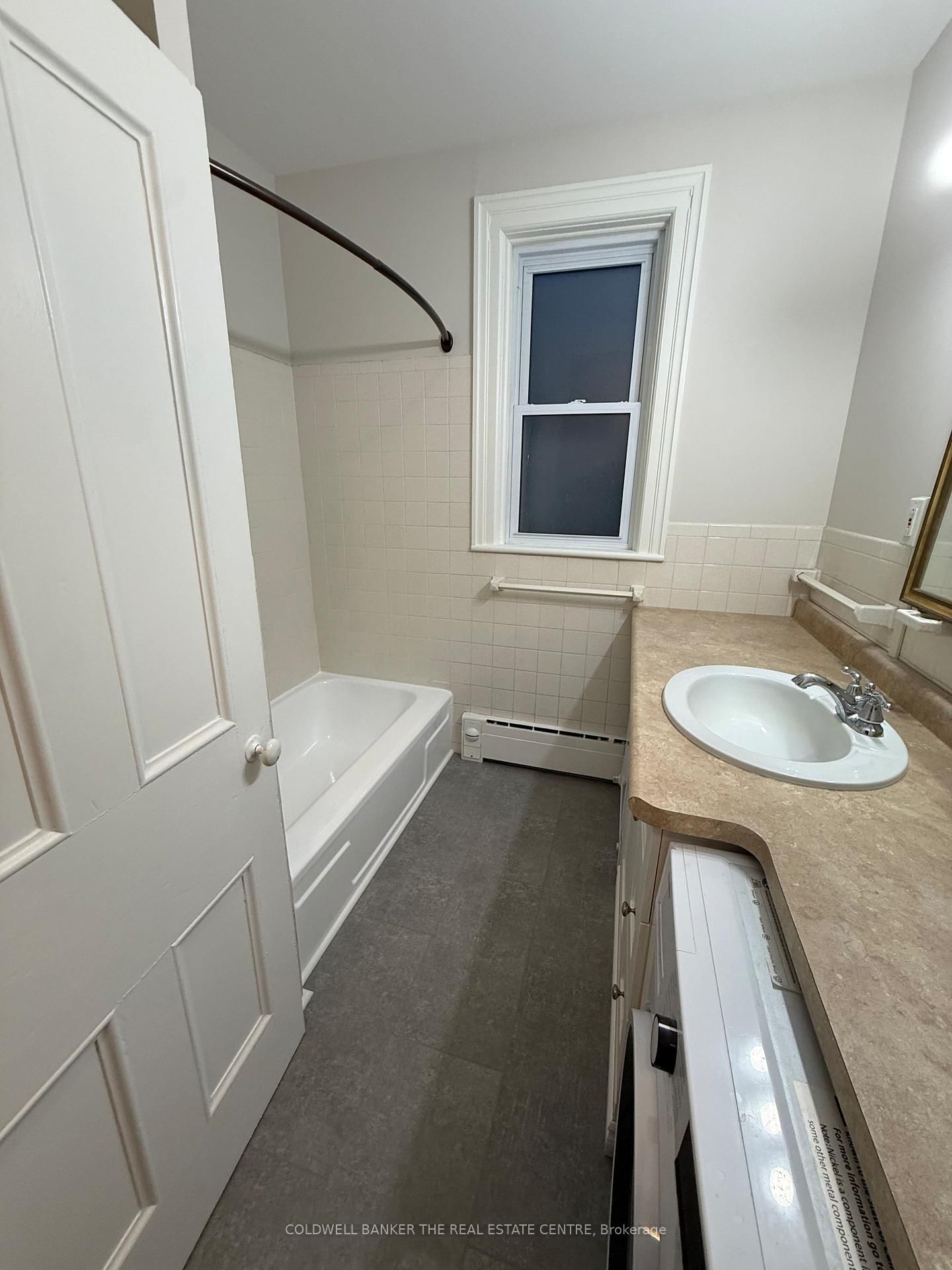 59B Wellington Street E, Unit Upper - Photo 15