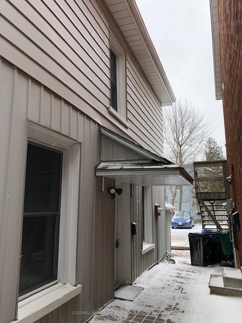 Upper - 59B Wellington St E, Aurora, L4G 1H6 | Image 3