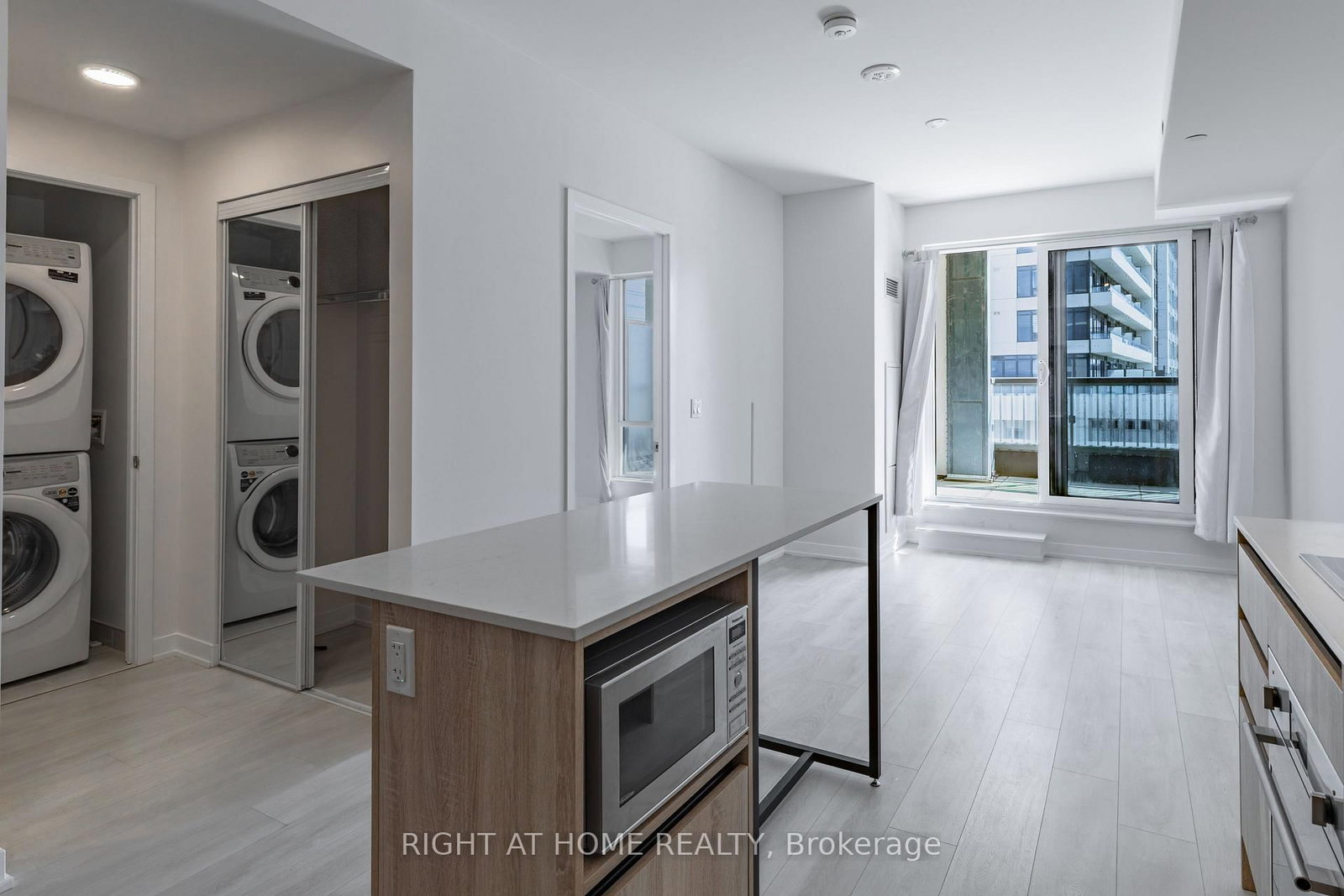 Condo for sale at 320-7950 Bathurst Street, Vaughan, Ontario, L4J 0B8 - Beverley Glen - MLS: N12877330