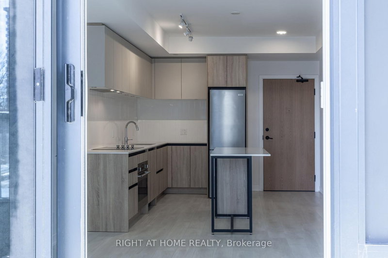 320 - 7950 Bathurst St, Vaughan, L4J 0B8 | Image 2