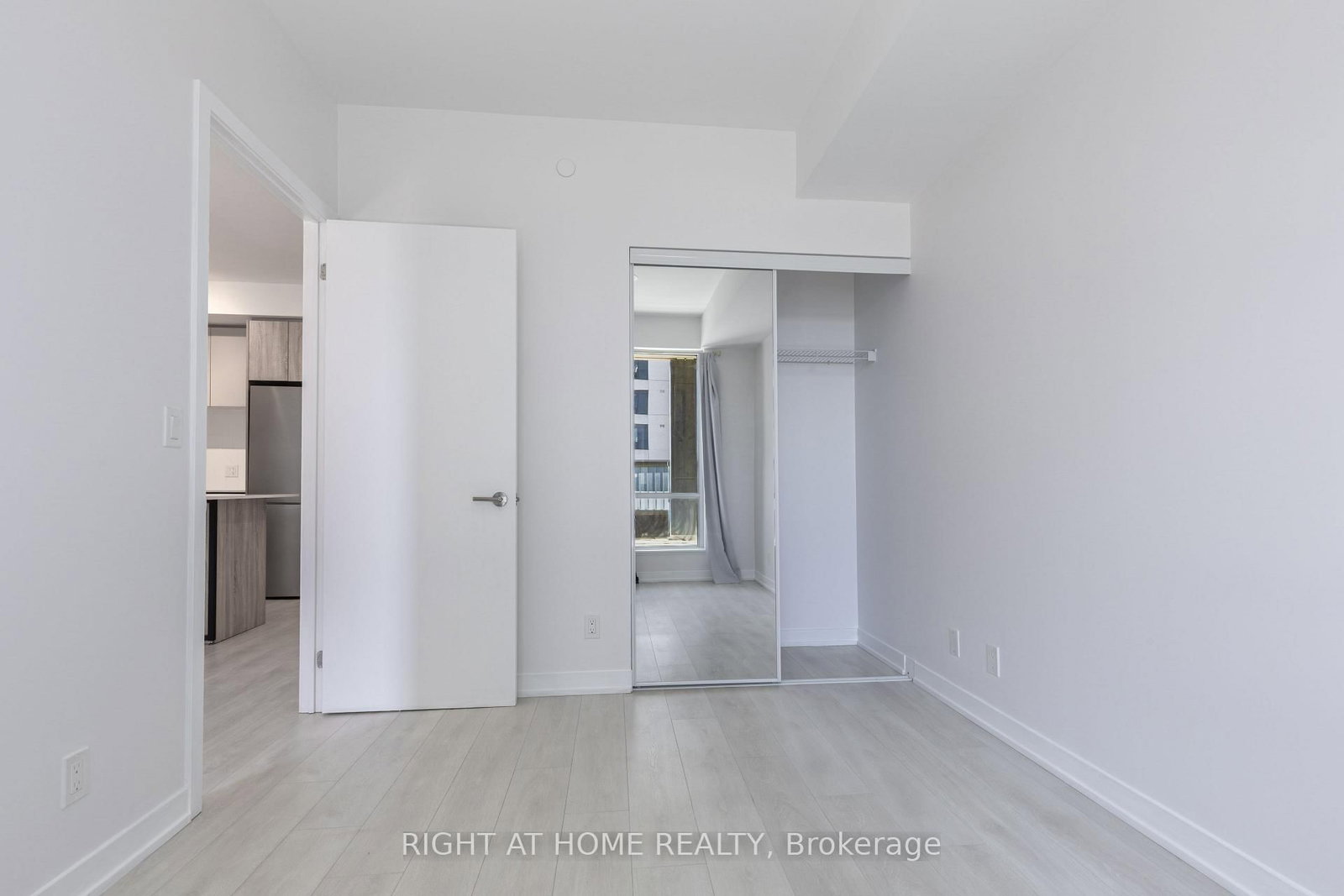 Condo for sale at 320-7950 Bathurst Street, Vaughan, Ontario, L4J 0B8 - Beverley Glen - MLS: N12877330