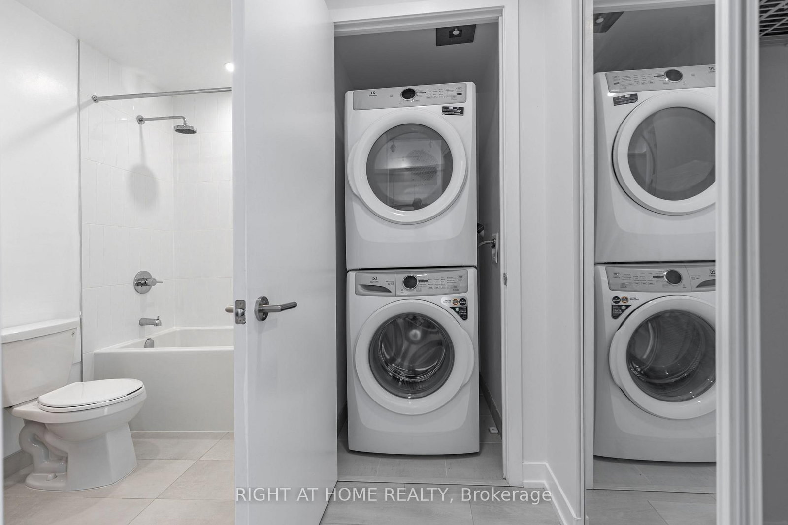 Condo for sale at 320-7950 Bathurst Street, Vaughan, Ontario, L4J 0B8 - Beverley Glen - MLS: N12877330