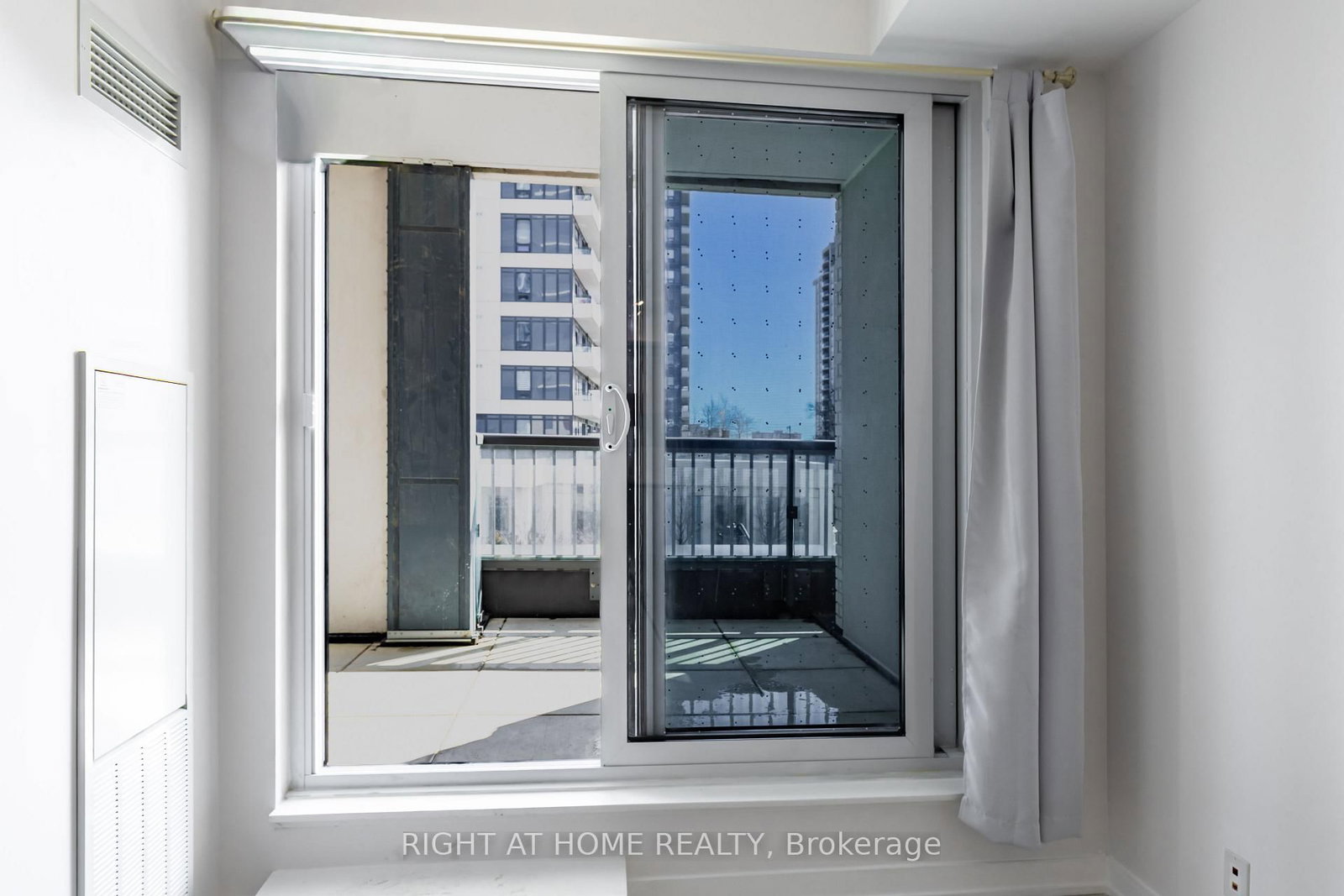 Condo for sale at 320-7950 Bathurst Street, Vaughan, Ontario, L4J 0B8 - Beverley Glen - MLS: N12877330