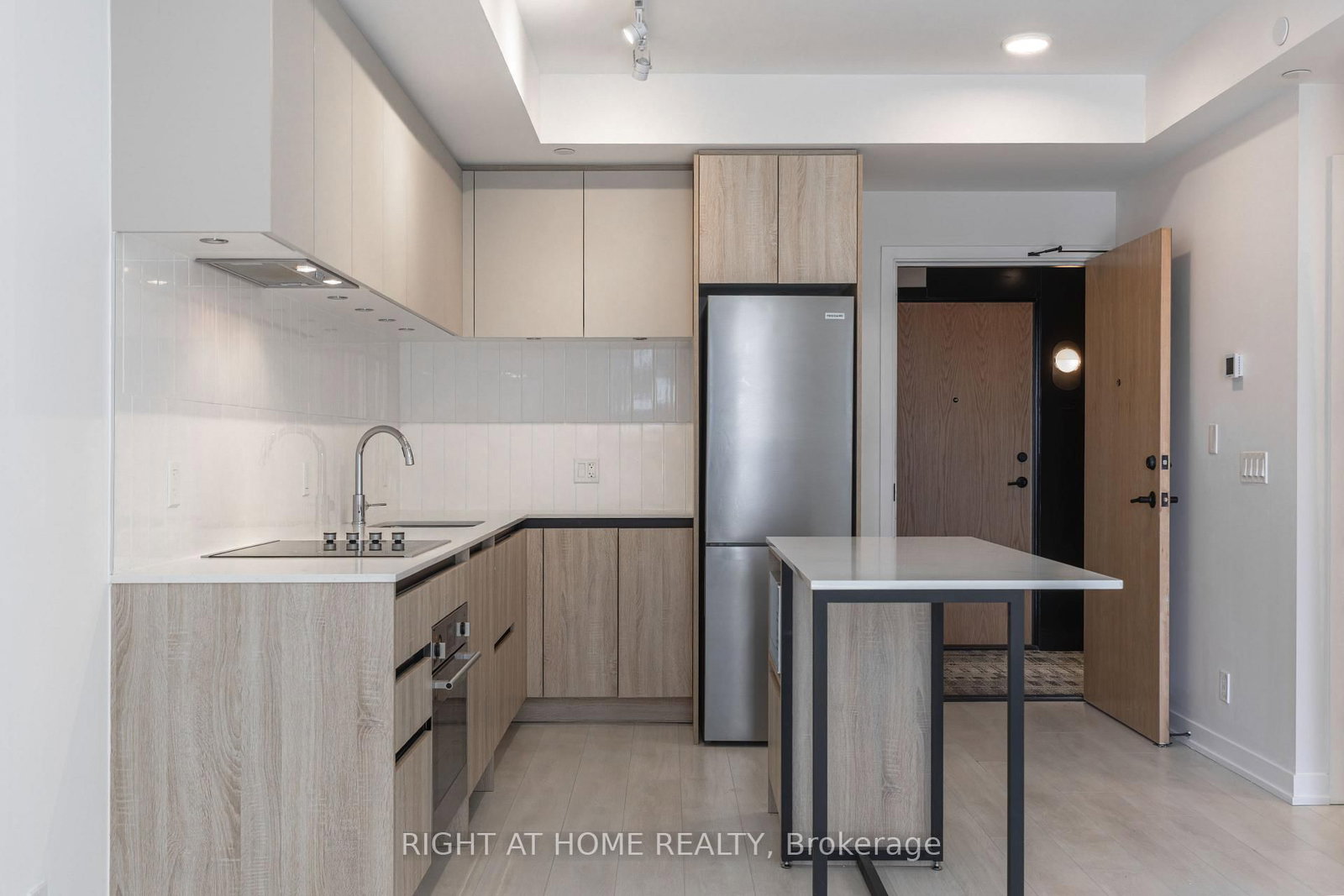 Condo for sale at 320-7950 Bathurst Street, Vaughan, Ontario, L4J 0B8 - Beverley Glen - MLS: N12877330