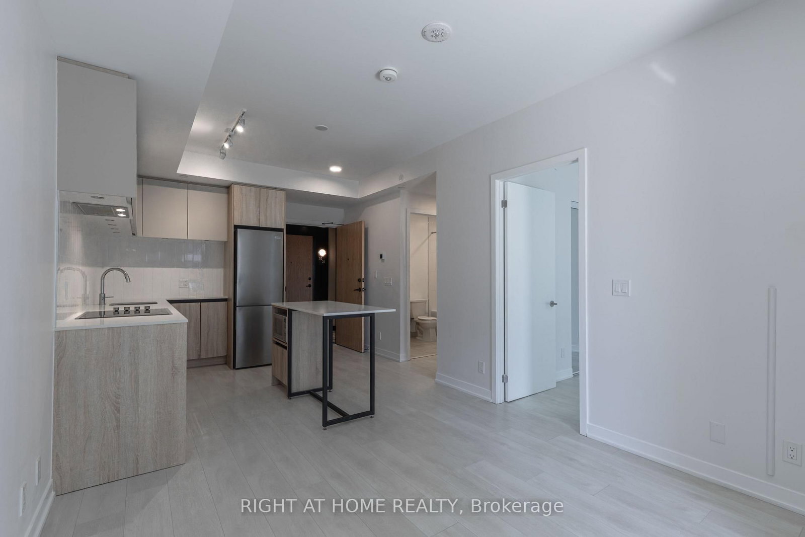 Condo for sale at 320-7950 Bathurst Street, Vaughan, Ontario, L4J 0B8 - Beverley Glen - MLS: N12877330