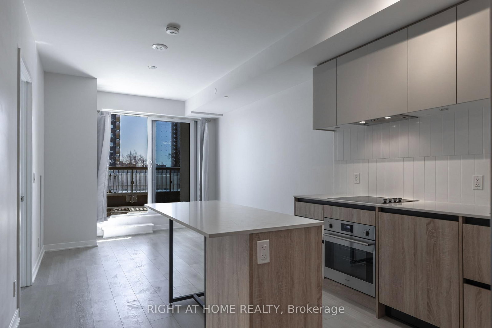 Condo for sale at 320-7950 Bathurst Street, Vaughan, Ontario, L4J 0B8 - Beverley Glen - MLS: N12877330