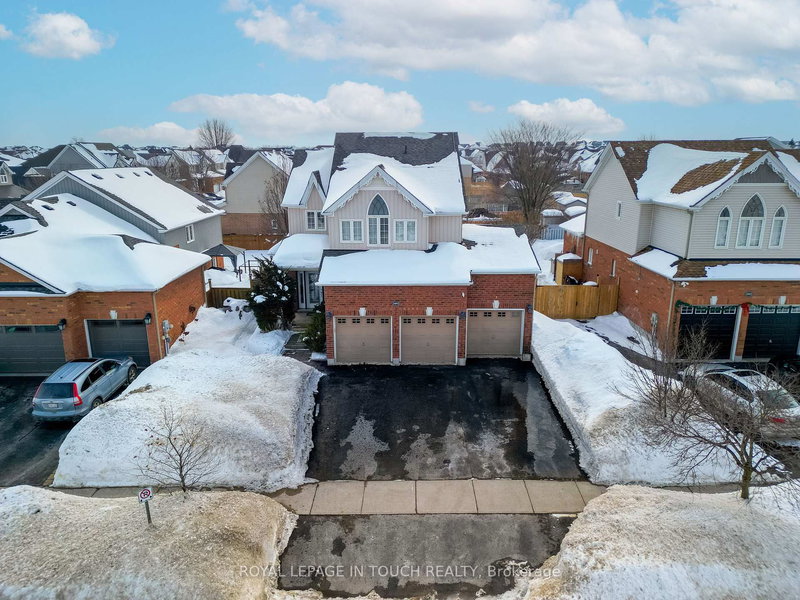 1091 Booth Ave, Innisfil, L9S 4W6 | Image 2