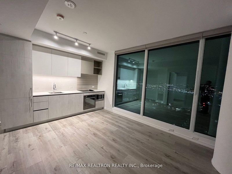 5005 - 1000 Portage Pkwy, Vaughan, L4K 0L1 | Image 2