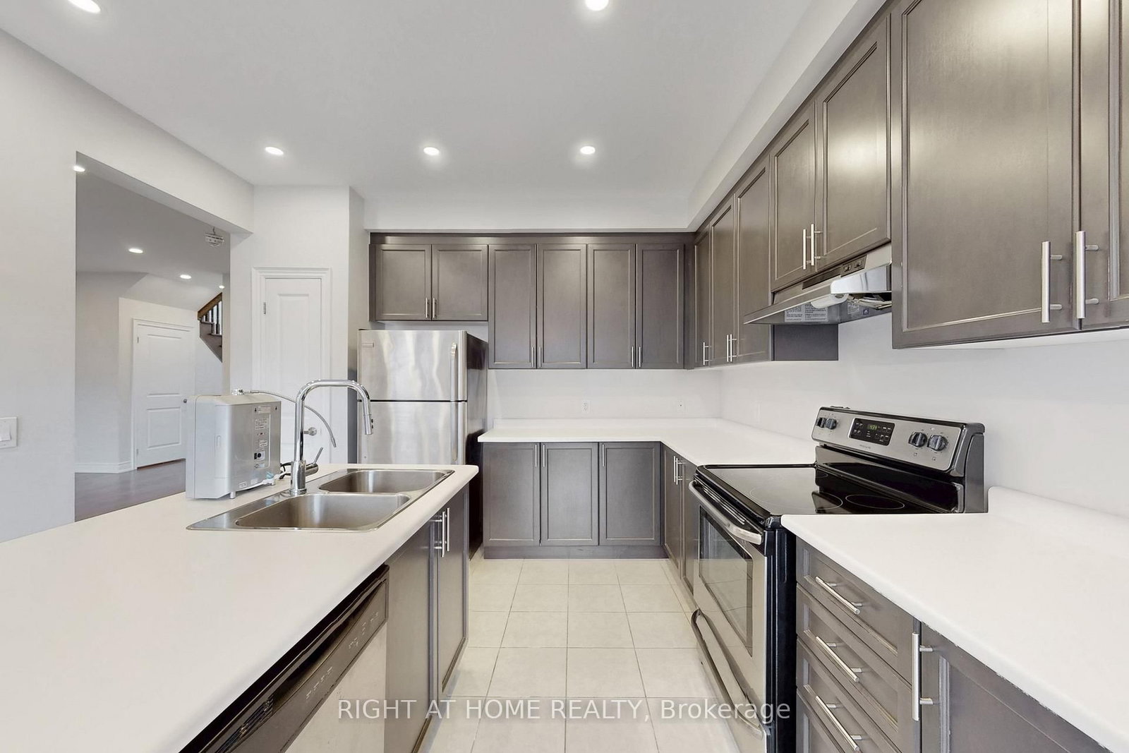 Detached House for sale at 11 Robert Wilson Crescent, Georgina, Ontario, L4P 0G8 - Keswick South - MLS: N12877922