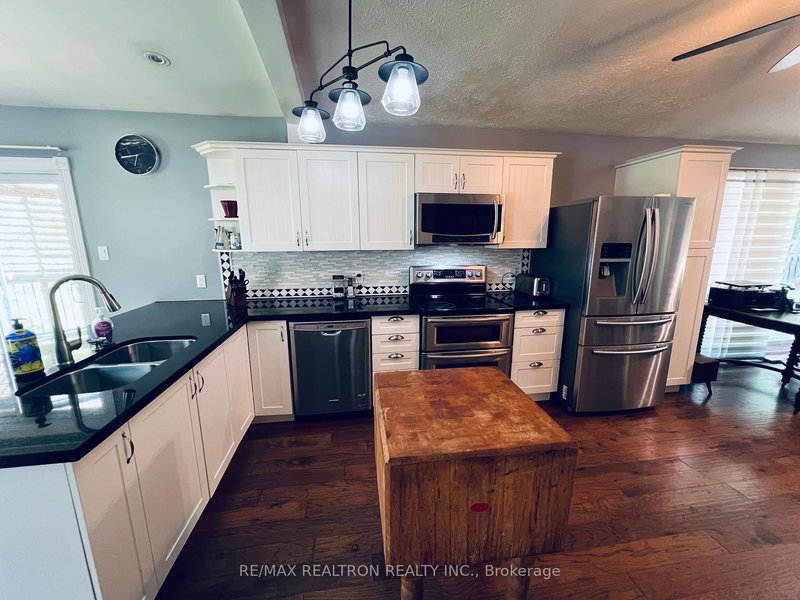 59 Forest Hill Dr, Adjala-Tosorontio, L0M 1J0 | Image 3