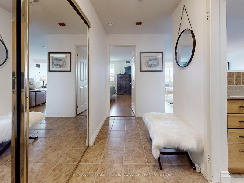 416 - 2 Raymerville Dr, Markham, L3P 7N7 | Image 3