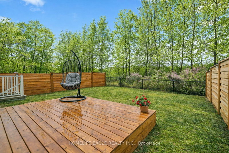 71 Woodhaven Ave, Aurora, L4G 3Y2 | Image 3