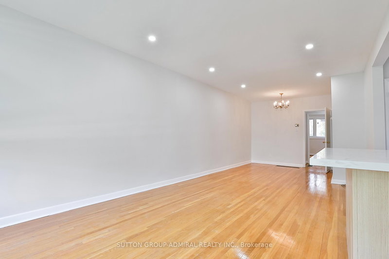 264 McConvey Dr, Richmond Hill, L4C 3K2 | Image 3