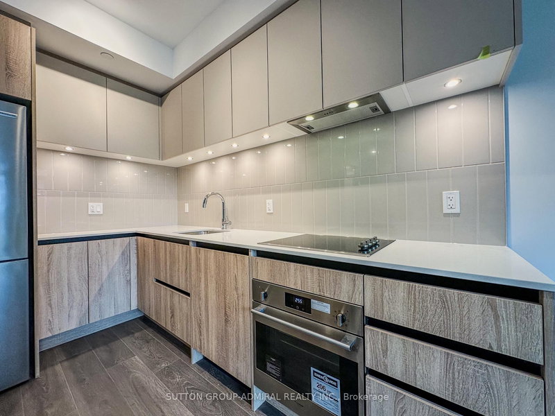 307 - 8 Beverley Glen Blvd, Vaughan, L4J 0L5 | Image 2